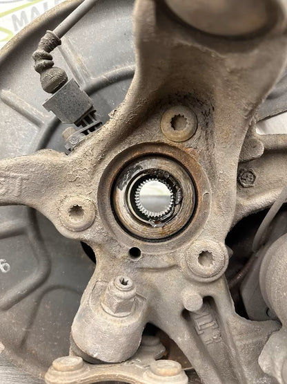 Achsschenkel Radnabe Federbein Links 1,6 Tdi CAY Vw Golf VI 6 5K