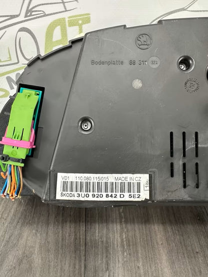 3U0920842D Speedometer instrument cluster Skoda Superb 2.0 Tdi BSS 188000