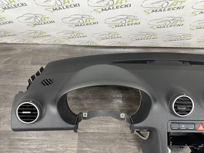Armaturenbrett Cockpit Dashboard Audi A3 8P Modell 03-12Bj