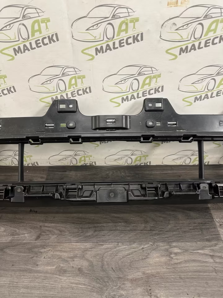 4KE807683B Frontstoßstangen-Mittelgrill für Audi E-Tron