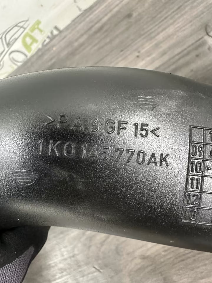 1K0145770AK Ladeluftkühlerschlauch VW Passat Golf Tiguan