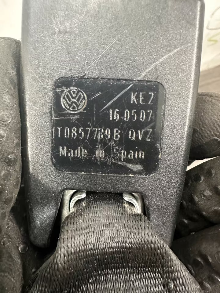 1T0857739B Gurtschloss Hinten VW Touran 1T3