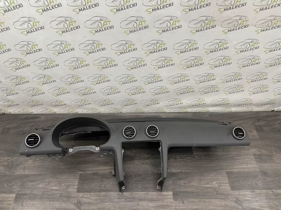 Armaturenbrett Cockpit Dashboard Audi A3 8P 03-12 Bj 8P1857033