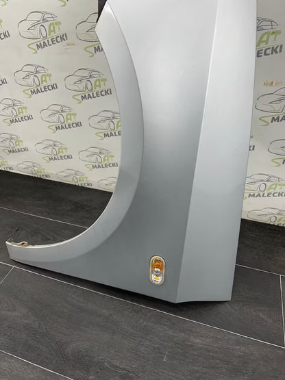 Kotflügel Links Seat Ibiza 6J Modell Farbe LX7W Silber 2011 Bj