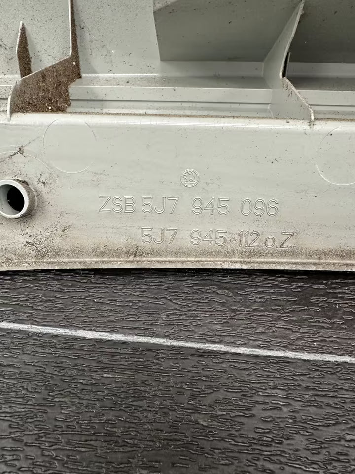5J7945096 Rücklicht Heckleuchte Rechts Skoda Roomster 5J7 Modell
