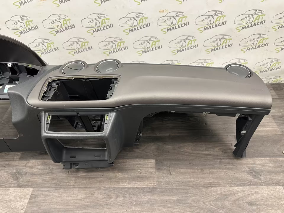 Armaturenbrett Cockpit Dashboard Seat Ibiza 6J Modell 2012