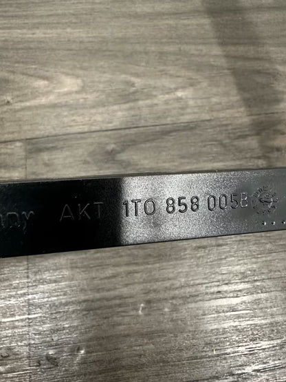 1T0858005B Trägerrahmen Aufnahme Blende VW Touran 1T3