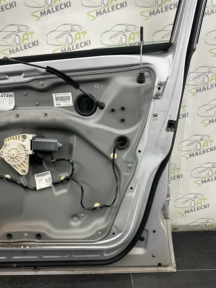 Türe Tür Vorne Rechts Mercedes B-Klasse W245 Farbe 761 05-11Bj