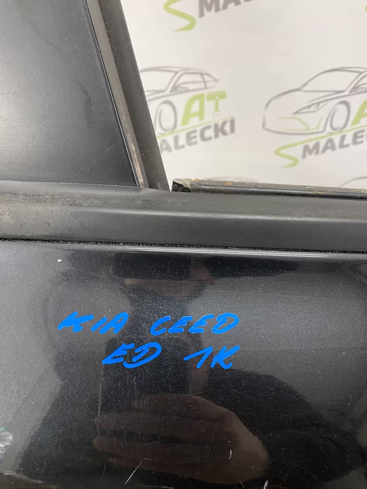 Türe Tür Vorne Rechts Kia Ceed ED Modell Farbe 1K