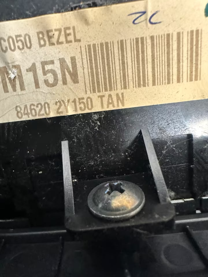 93310-2Y100 Verkleidung Steuereinheit Armaturenbrett Hyundai ix35