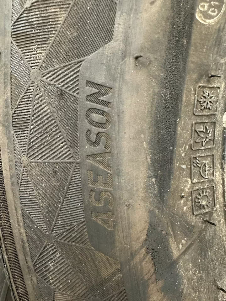 215 70 R16 100H SUV Allwetterreifen 4 Stück 7mm Dot 4824