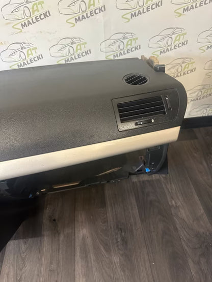 Armaturenbrett Cockpit für Opel Astra H 13113829