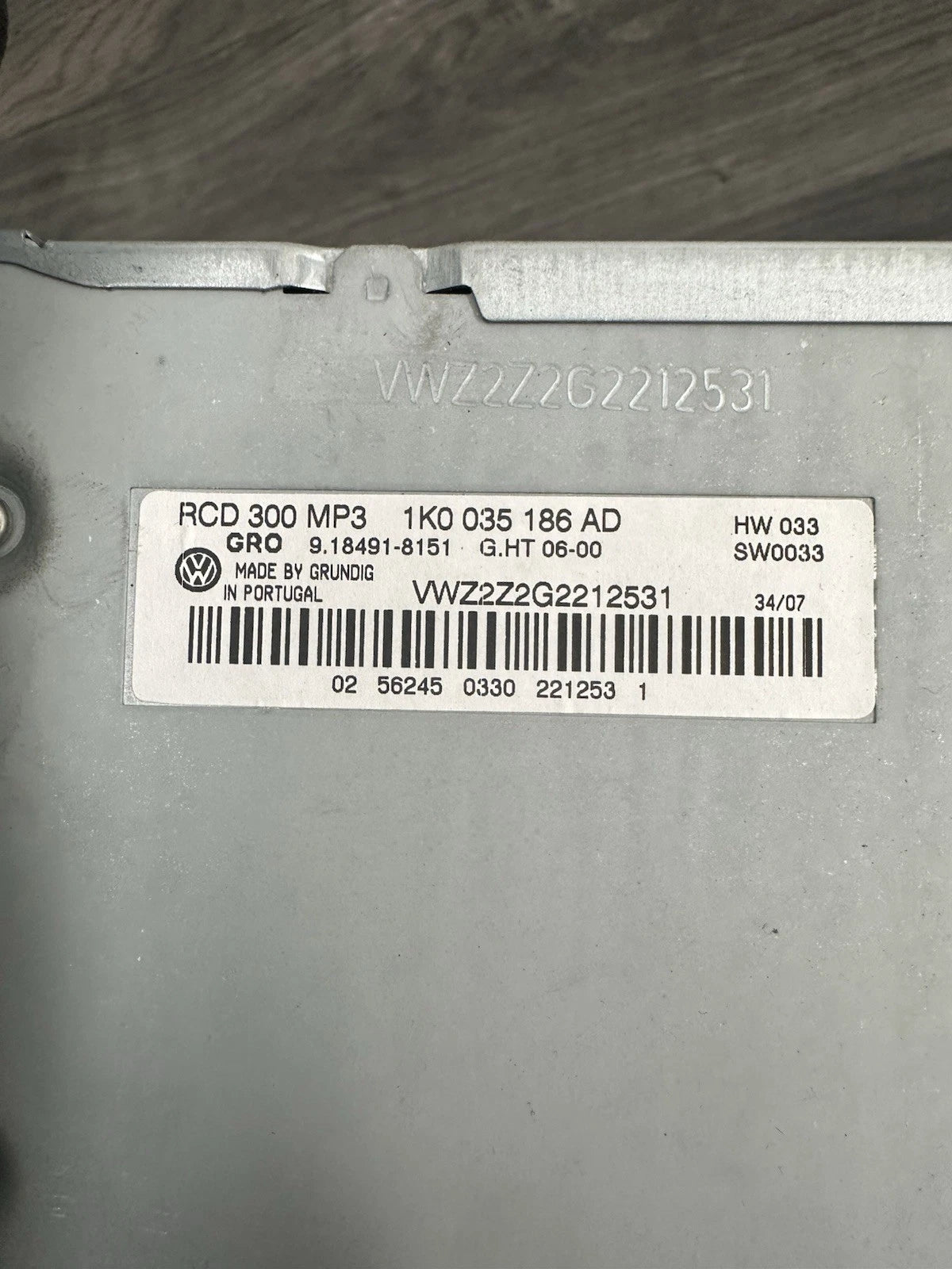 1K0035186AD Autoradio Radio MP3 inkl. Code VW Golf Passat Tiguan