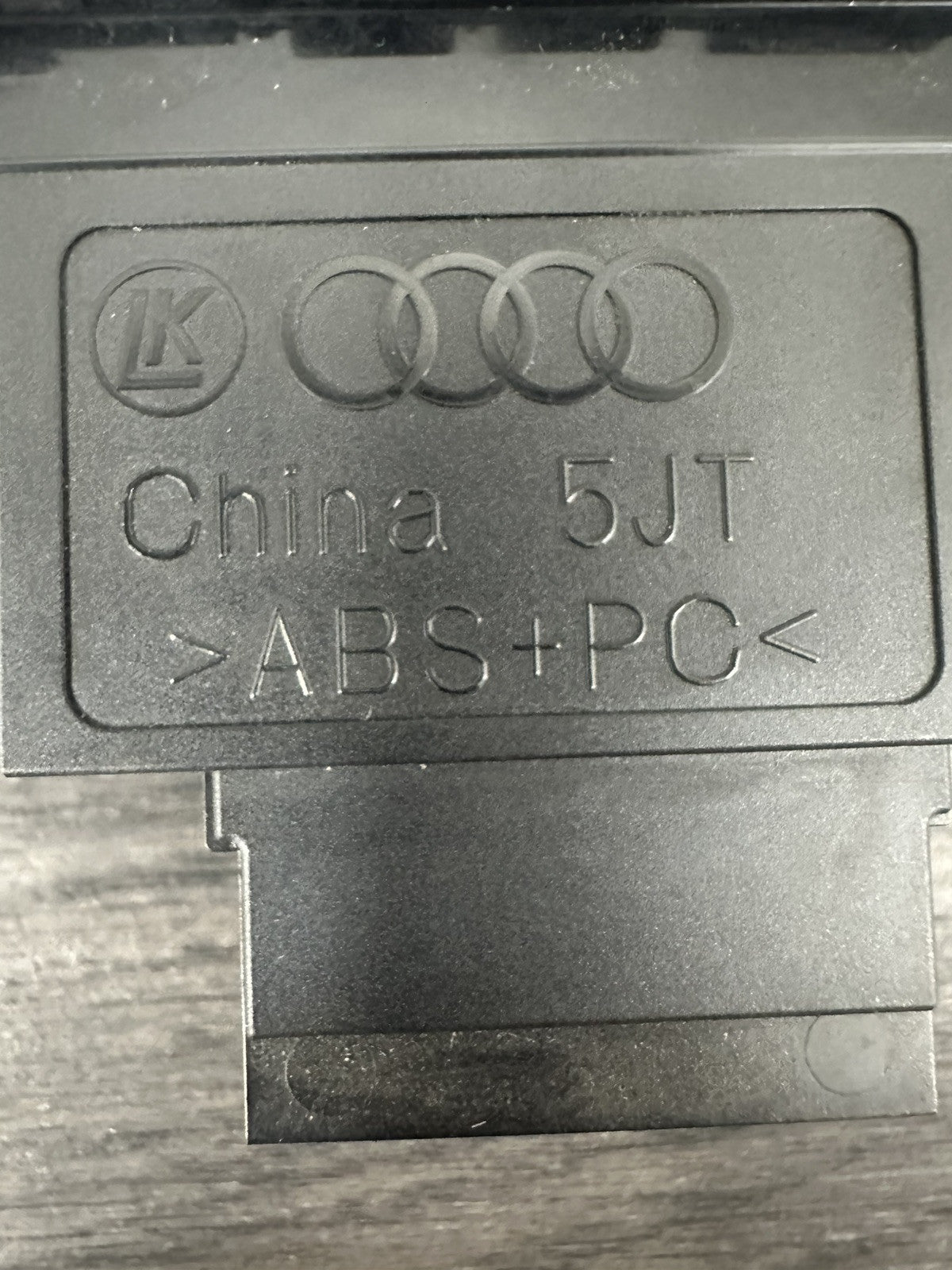 6304732