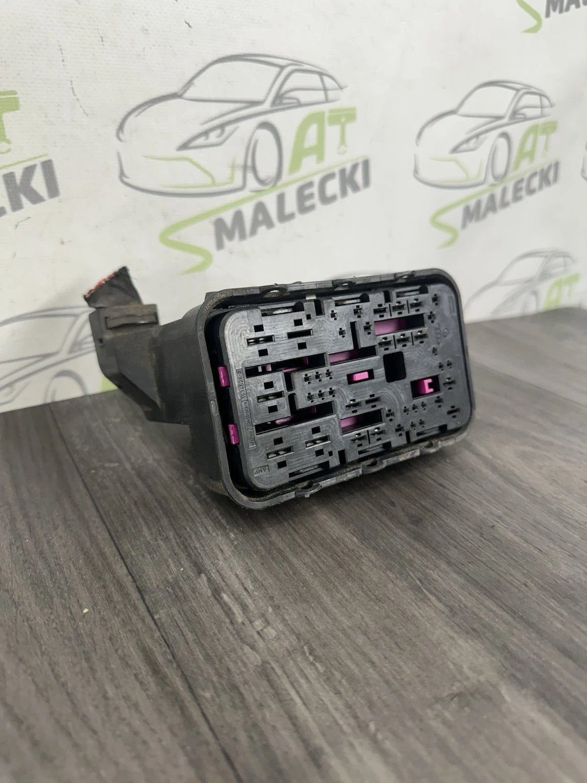 1K0937700B Sicherungskasten Steckverbindung VW Passat 3C