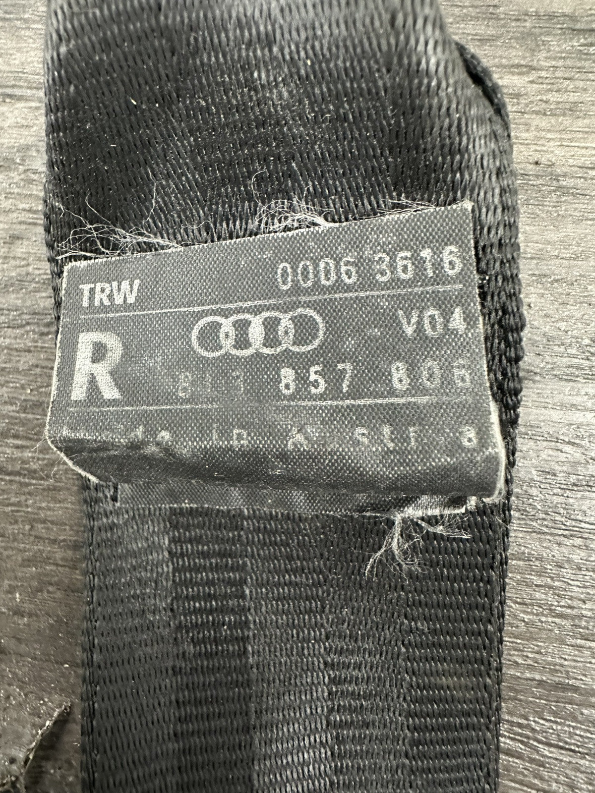 6305686